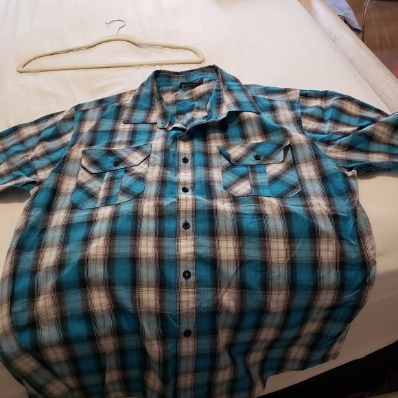 IRREVERENT SHORT SLEEVE BUTTON UP SHIRT...SIZE-LARGE - Picture 6 of 7